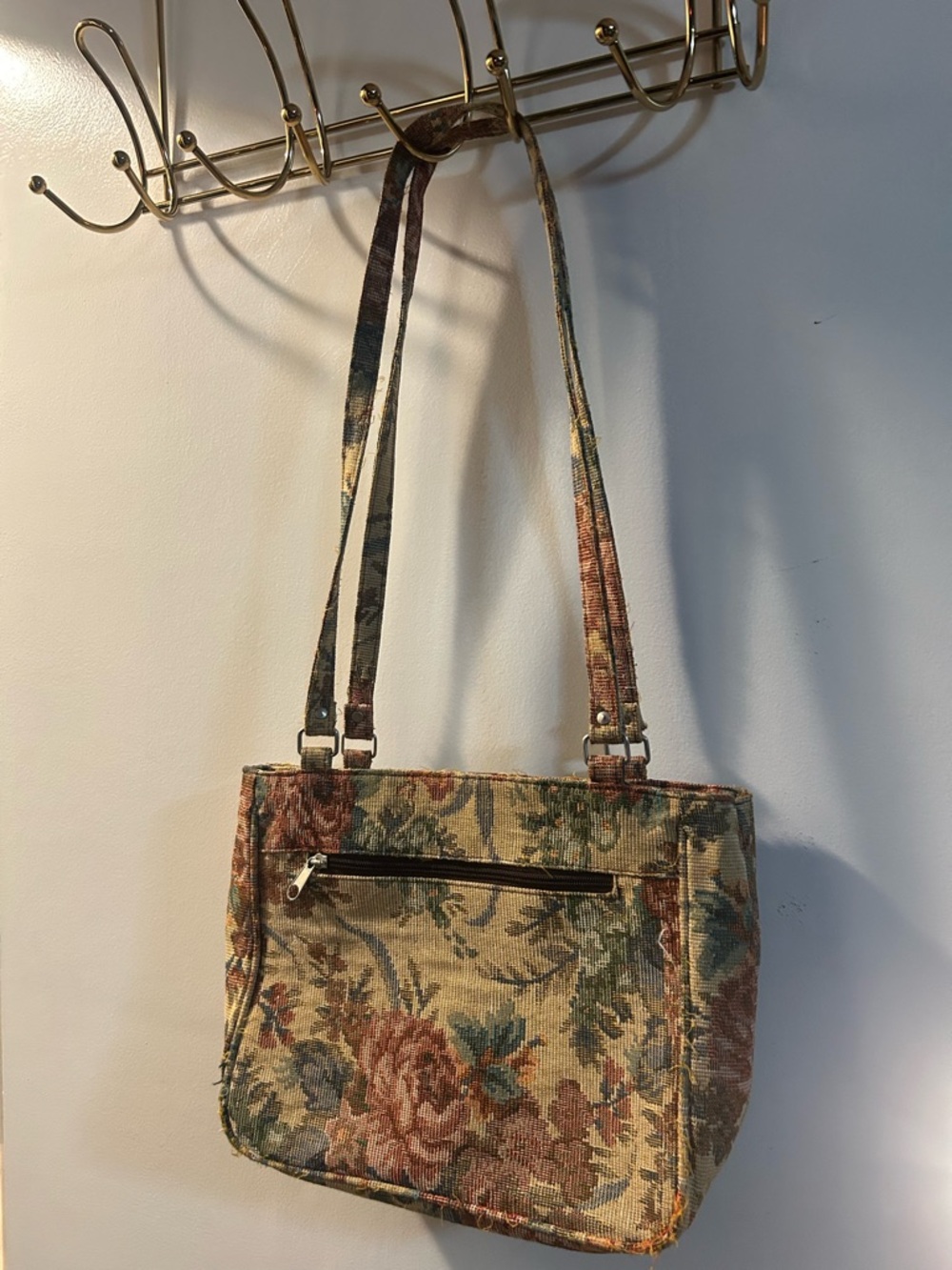 Stunning Vintage Floral Tapestry Shoulder Bag :))